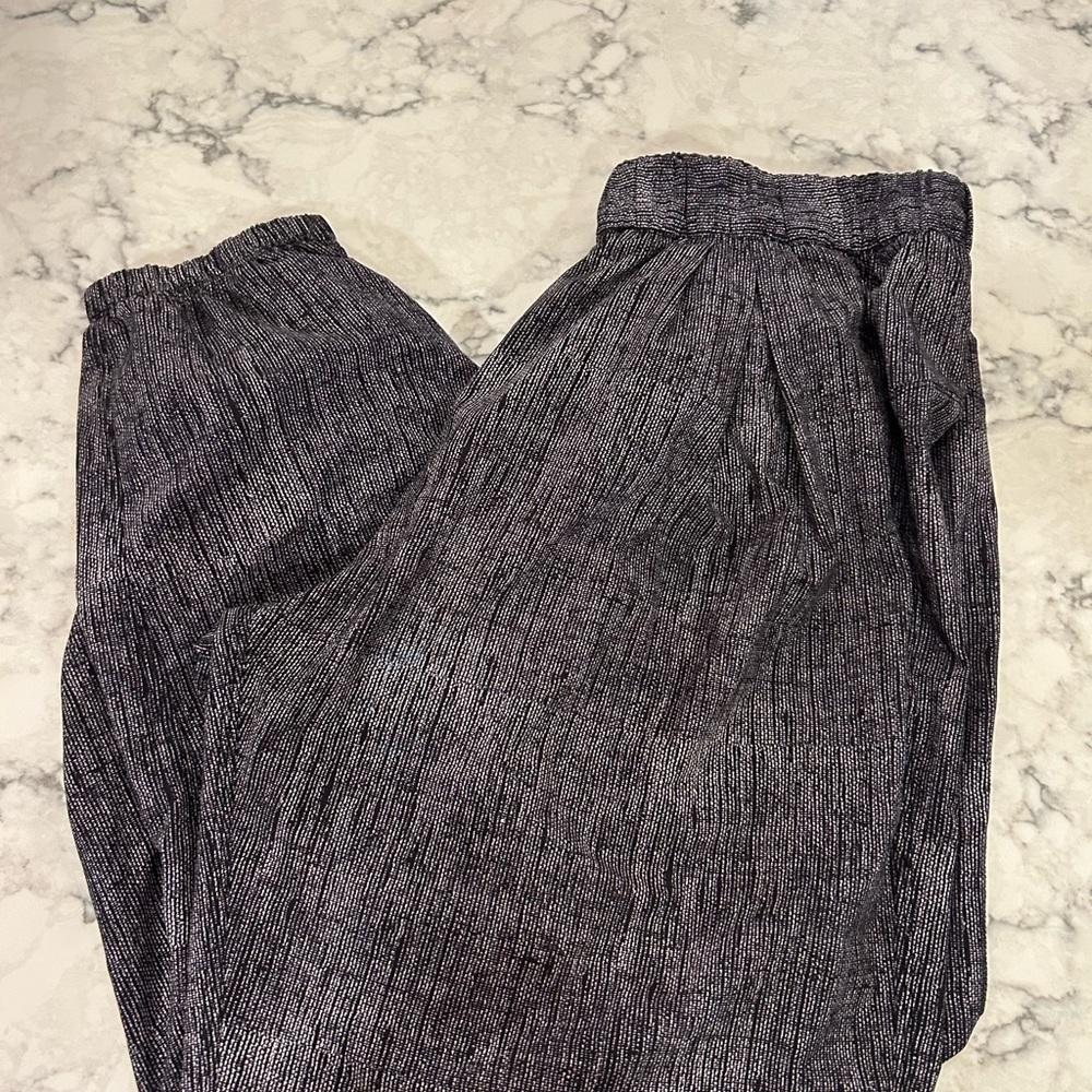 Grey speckled lululemon joggers